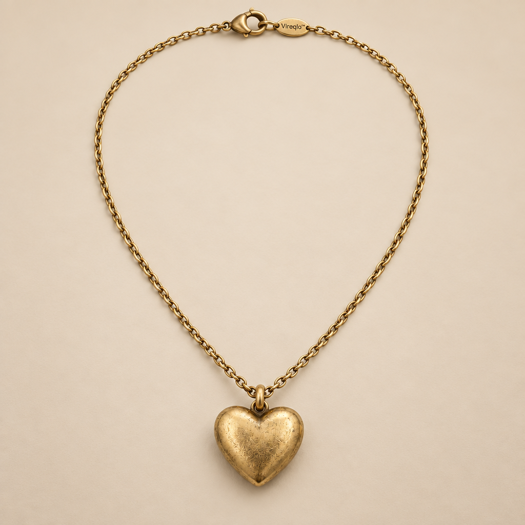 Vireqlo™ Vintage Heart Pendant Necklace hero